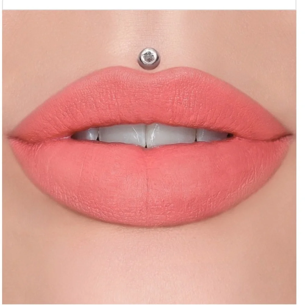 Jeffree Star Velvet Trap - Honey Suck Me Lipstick